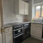 Cosy 2 Bedroom Apartment