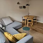 Cosy 2 Bedroom Apartment