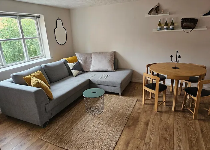 Cosy 2 Bedroom Apartment